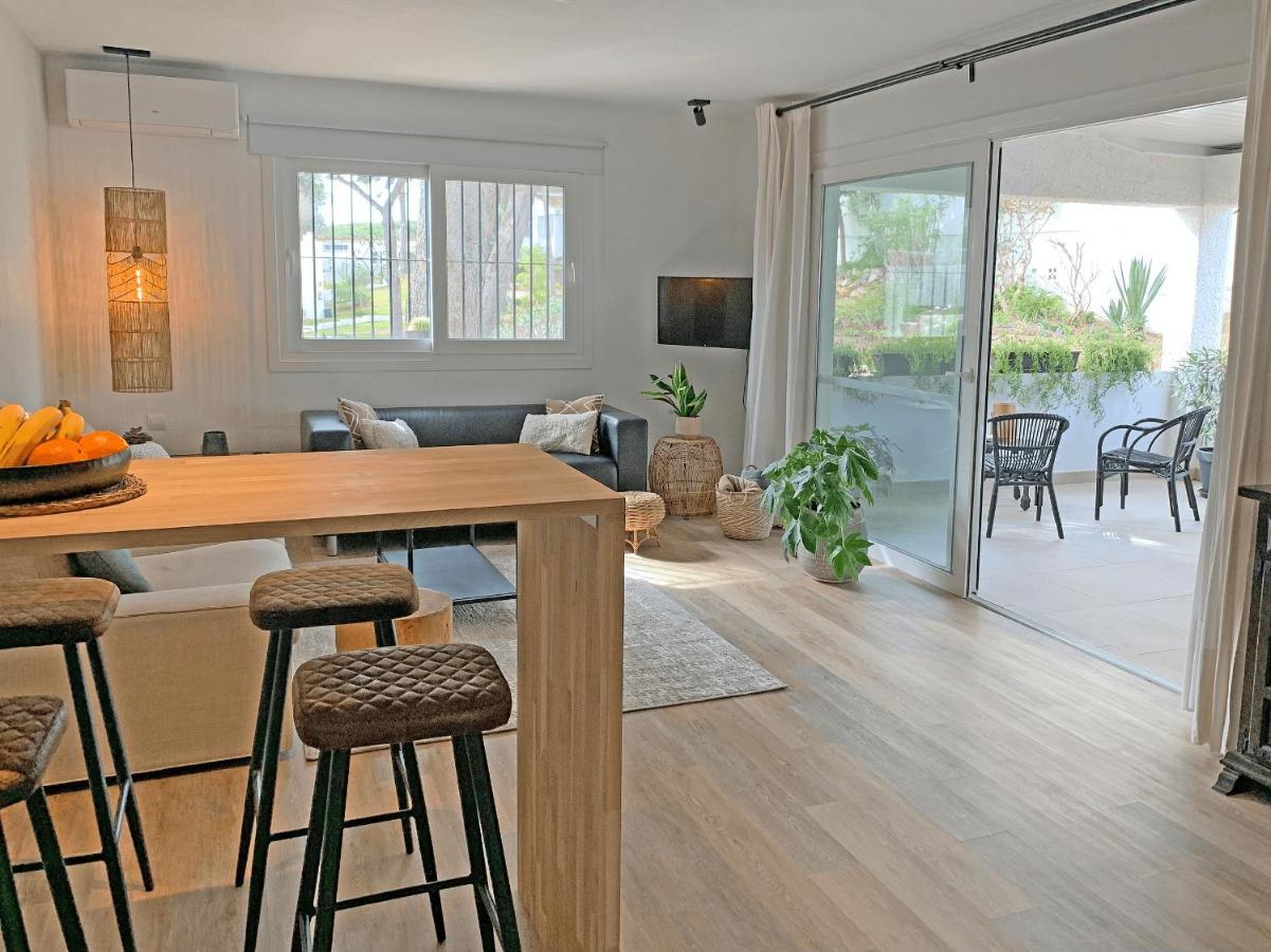 Bungalow With Large Terrace In A Quiet Park - Beach Nearby Sitio de Calahonda Bagian luar foto